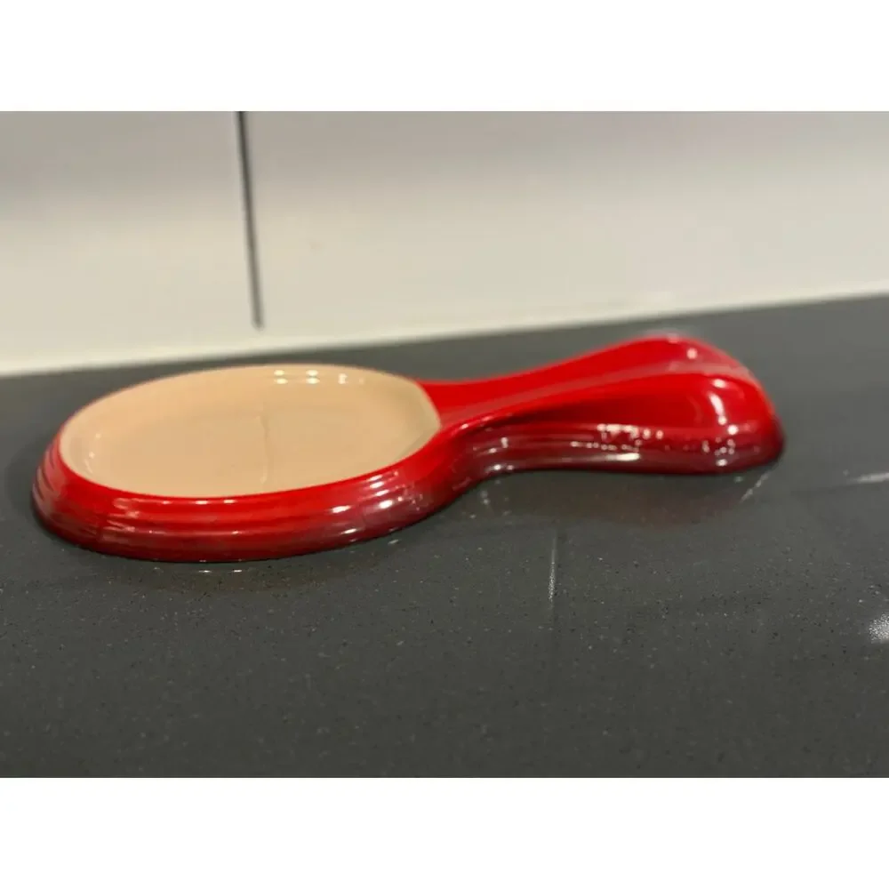 Le Creuset Spoon Rest Red Ombré Cerise Kitchen Utensils Colorful Classic - Picture 2 of 9
